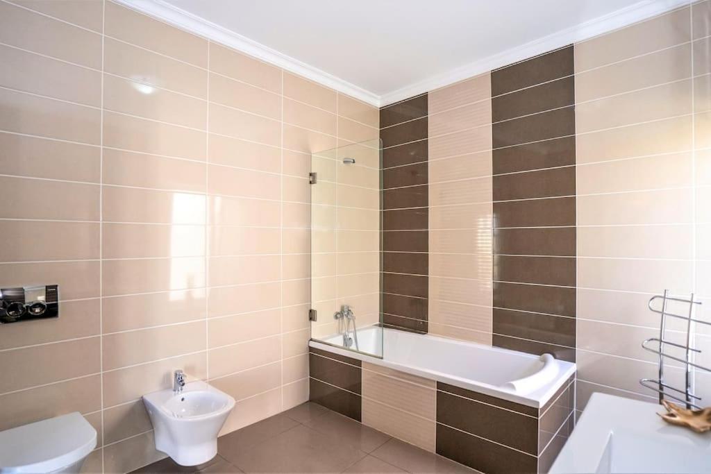 Luxuryvilla With Private Heated Pool And Spa 7P Куартейра Екстер'єр фото